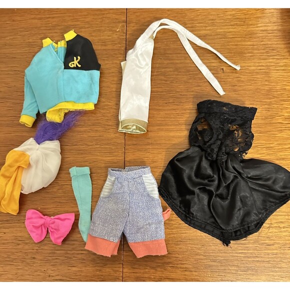 Vintage 1990s Barbie/Ken Lot – 72 Mattel Dolls Gowns and other  Accessories - Picture 5 of 5